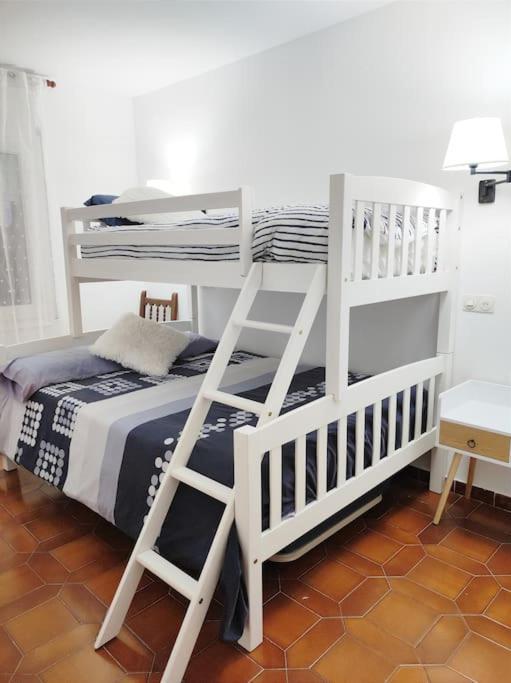 Apartament Familiar Tranquil A プラヤ・デアロ エクステリア 写真