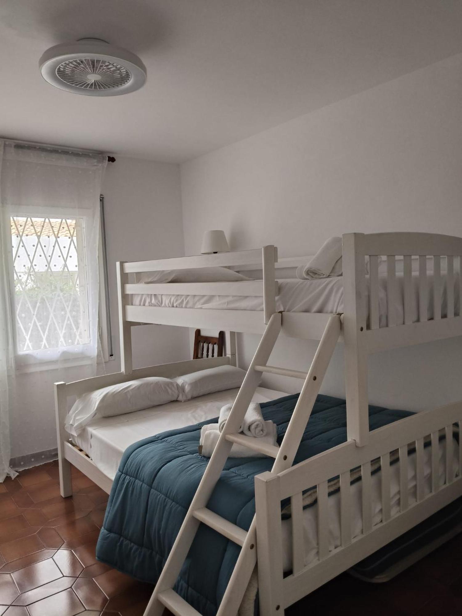 Apartament Familiar Tranquil A プラヤ・デアロ エクステリア 写真